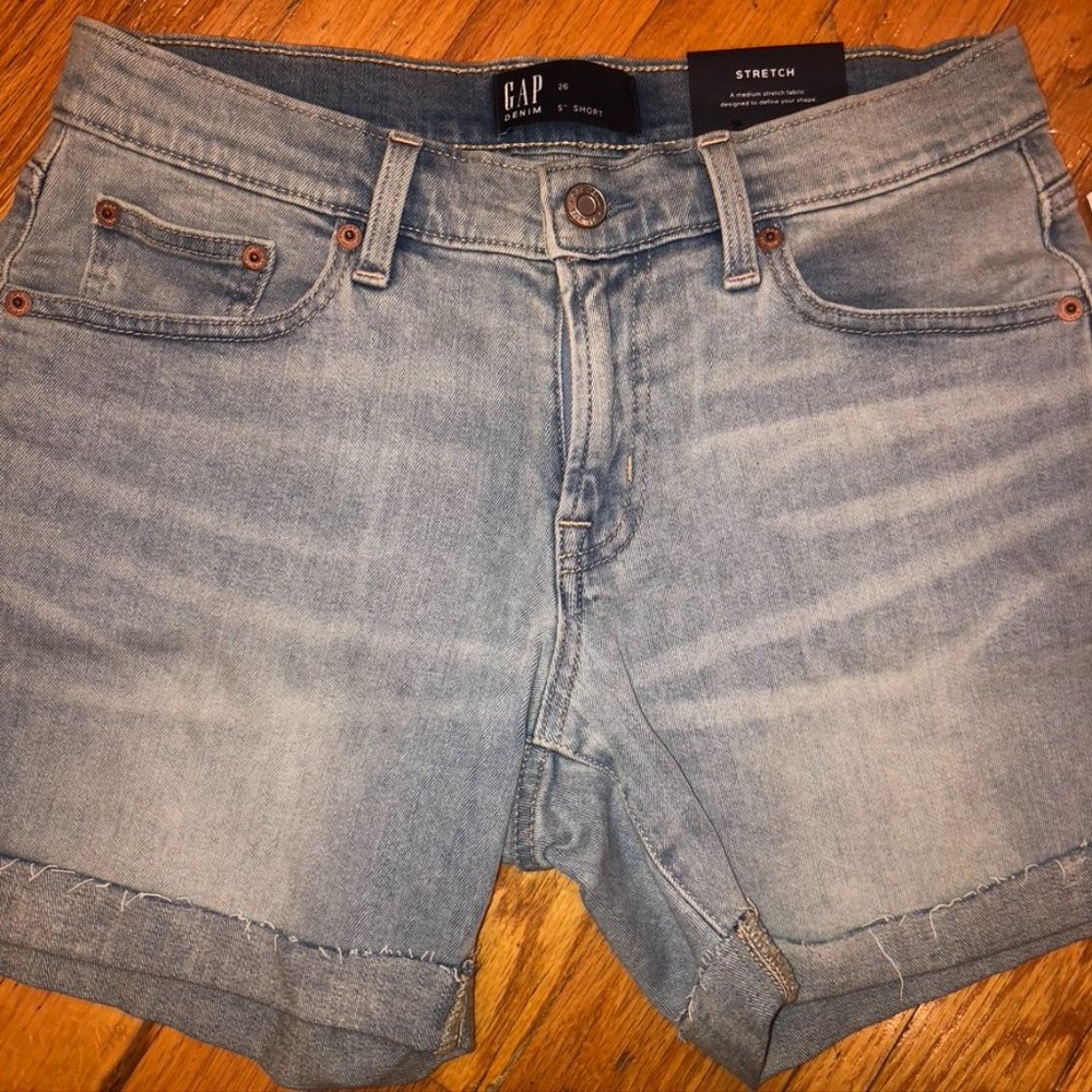 Gap Mid Rise 5" Denim Shorts Size 2/26 *NWT*